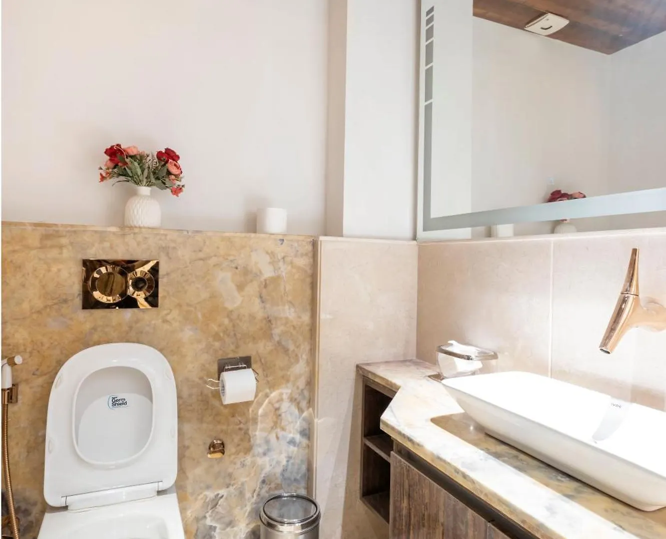 Four Bedroom Luxurious Apartment Near Cyber Hub Gurgaon 0*,