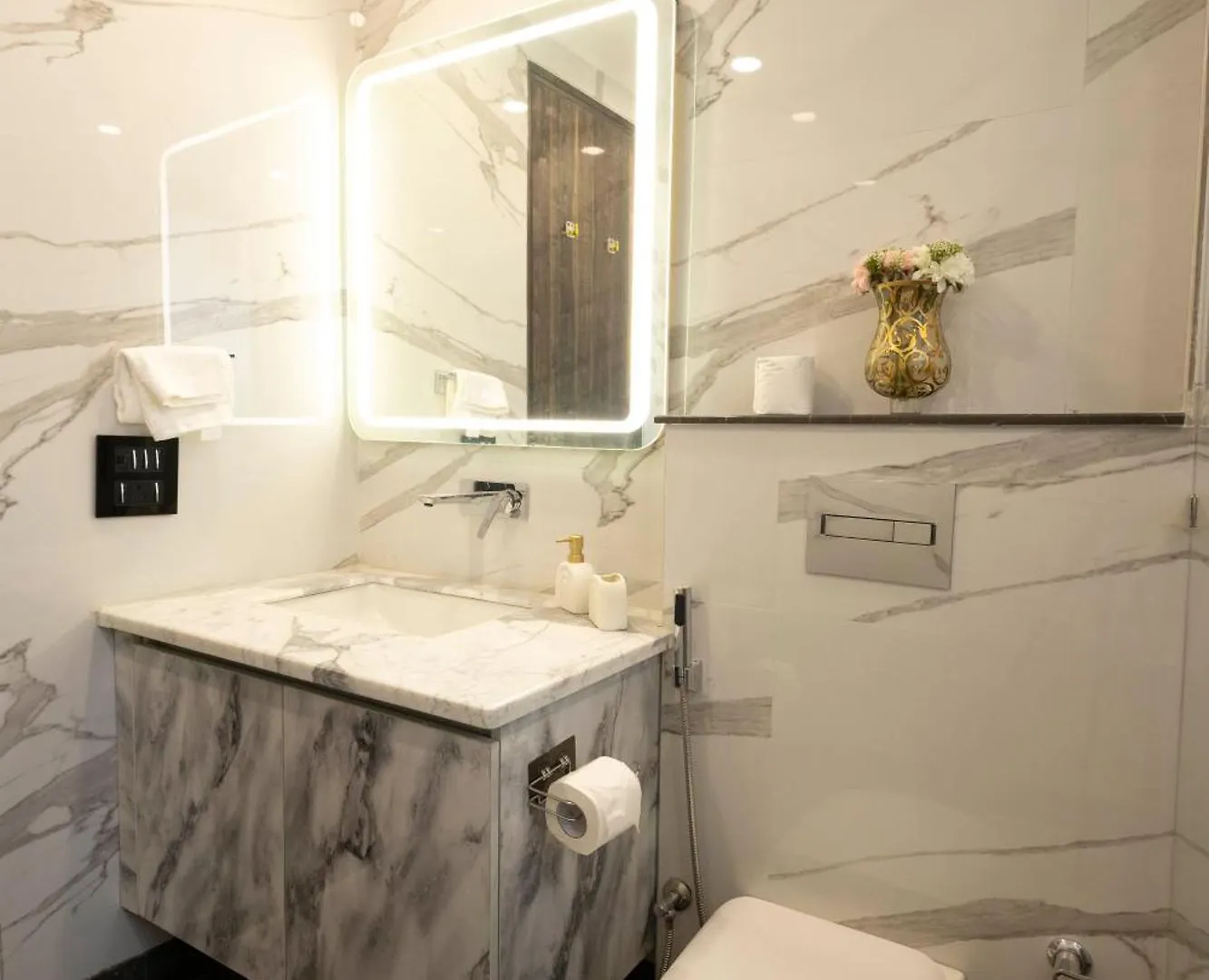 Four Bedroom Luxurious Apartment Near Cyber Hub Gurgaon