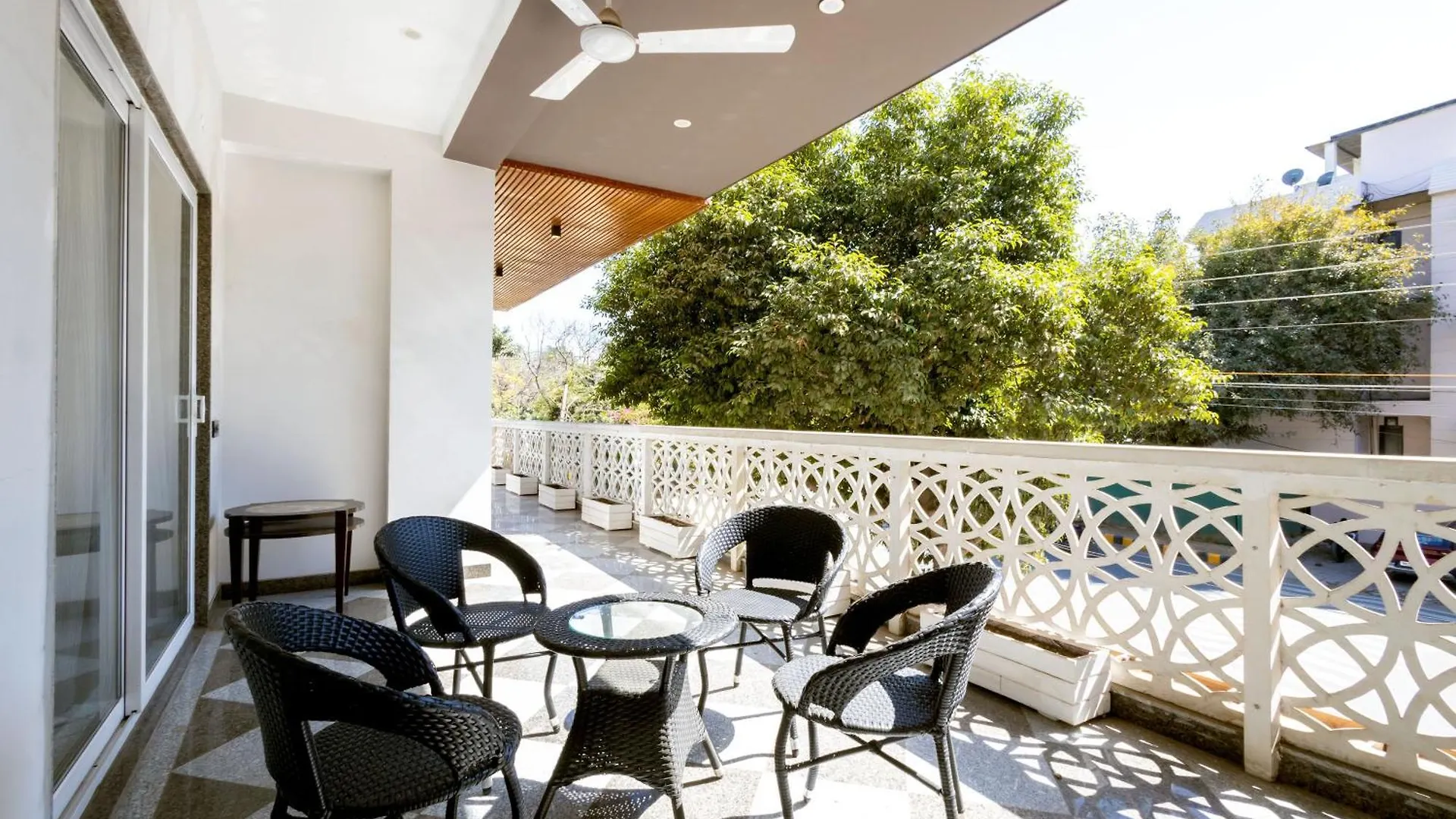 Four Bedroom Luxurious Apartment Near Cyber Hub Gurgaon Inde