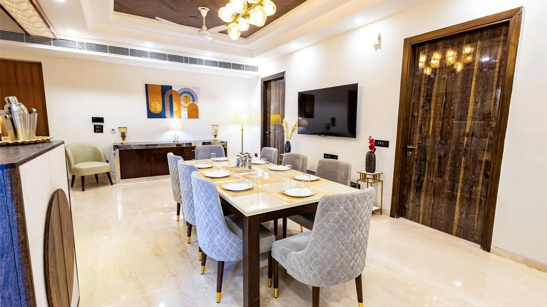 Four Bedroom Luxurious Apartment Near Cyber Hub Gurgaon