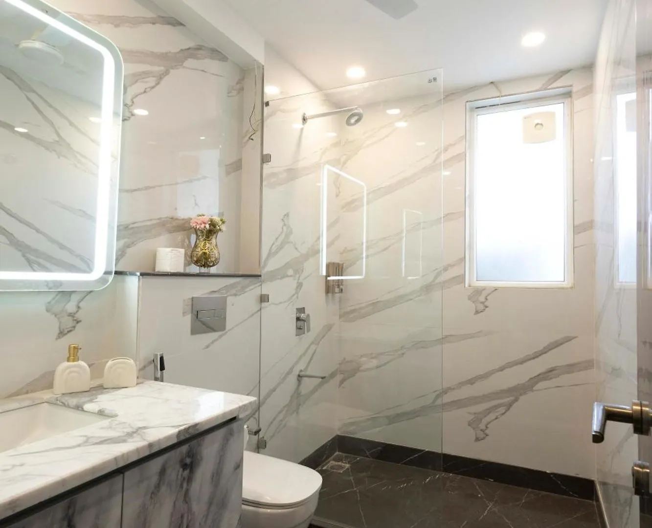 Four Bedroom Luxurious Apartment Near Cyber Hub Gurgaon Inde