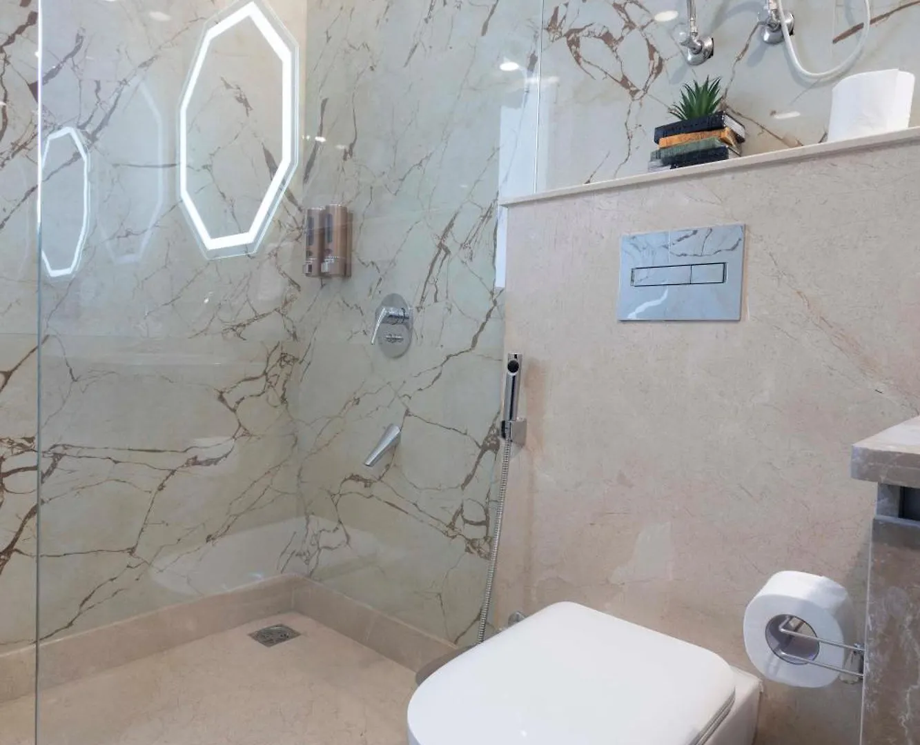 Four Bedroom Luxurious Apartment Near Cyber Hub Gurgaon Inde